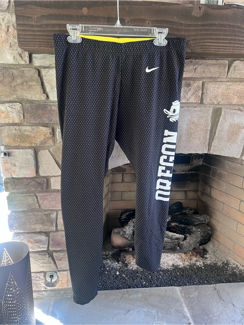 Nike Oregon Duck Women’s Black Dotted Leggings XL